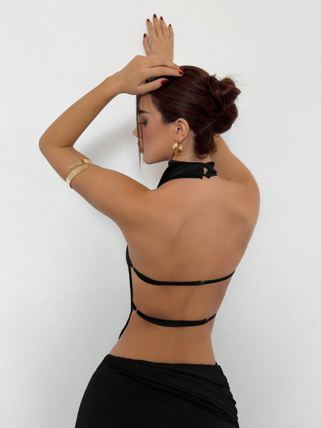 Top de satén halter negro