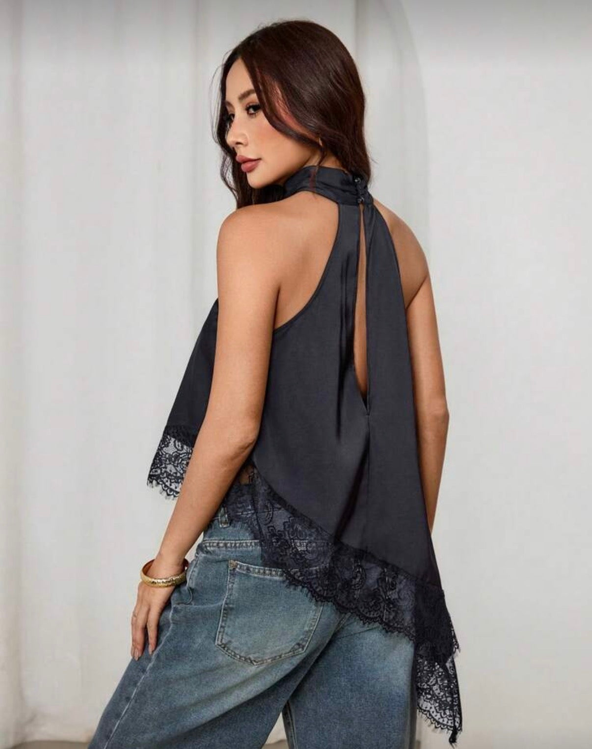 Blusa de satén asimétrica