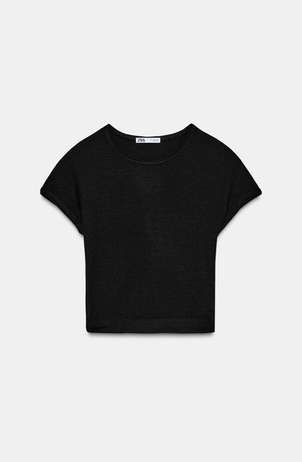 Top básico cropped negro