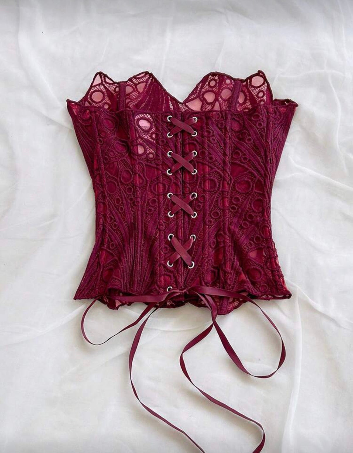Corset calado vino