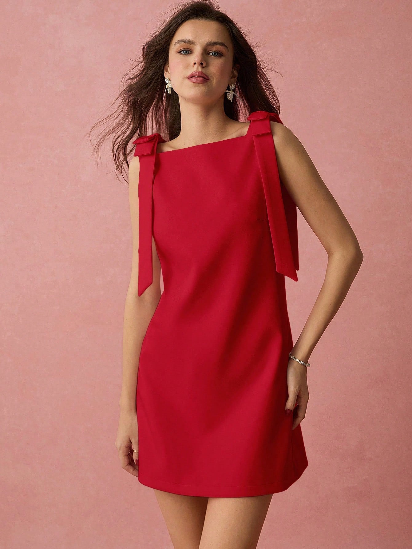 Vestido rojo de lazos