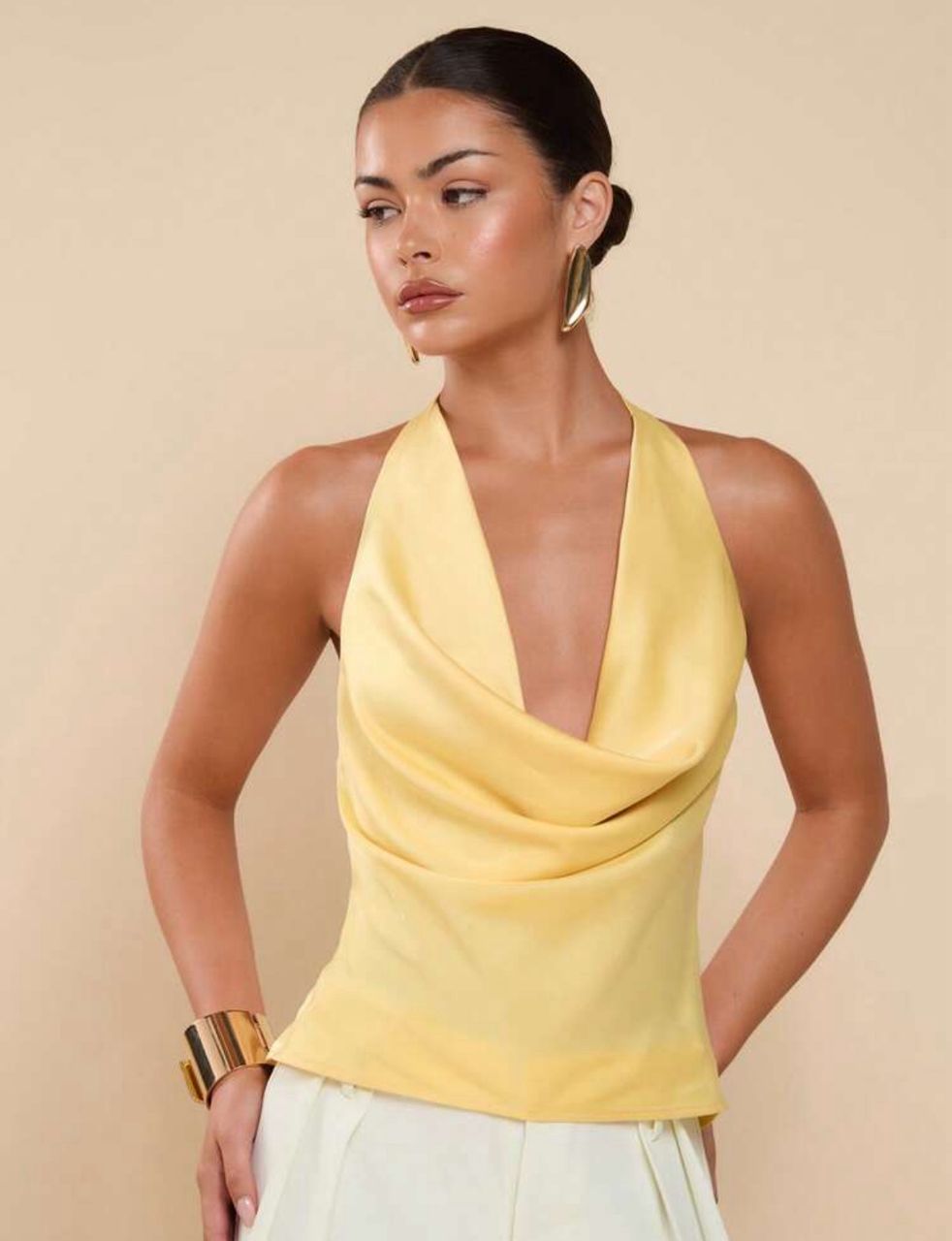 Blusa amarilla de saten