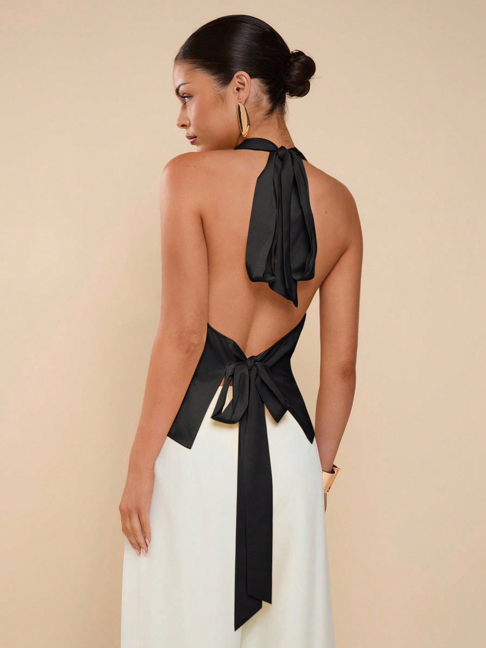 Top de saten negro