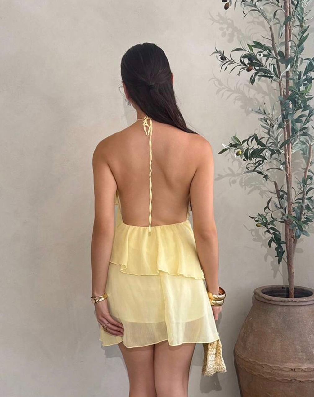 Vestido amarillo de volantes